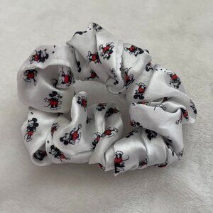 Hair tie / scrunchie